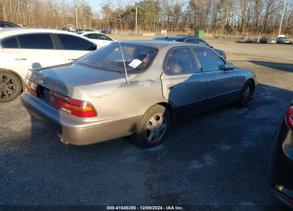 1992 LEXUS ES 300 VIN: JT8VK13T1N0106748