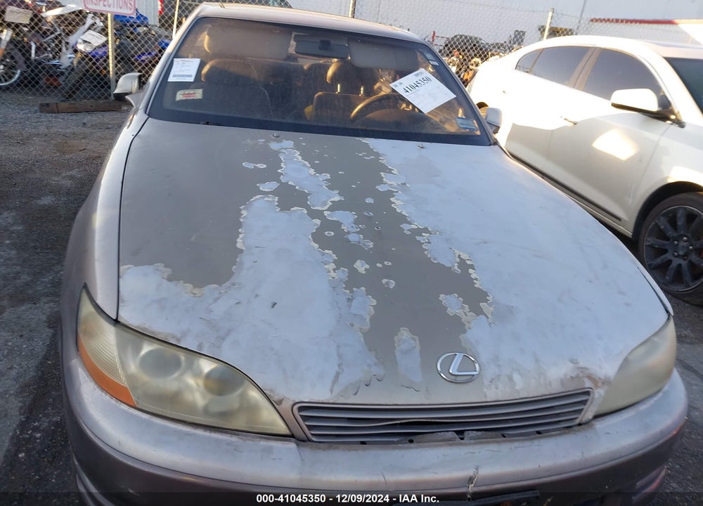 1992 LEXUS ES 300 VIN: JT8VK13T1N0106748