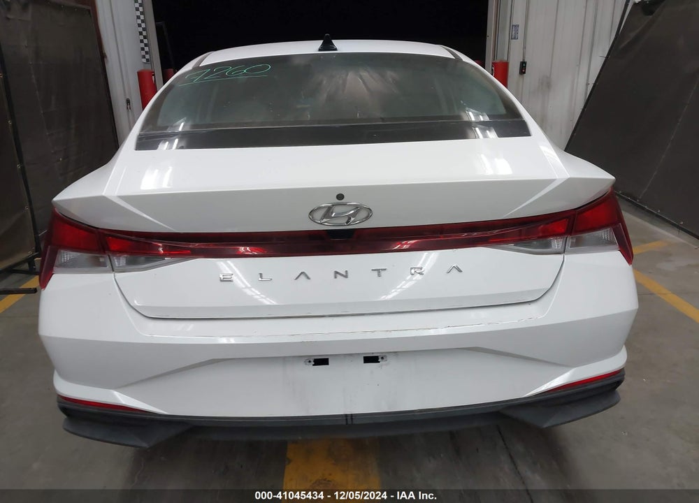 2021 HYUNDAI ELANTRA VIN: 5NPLM4AG8MH044809