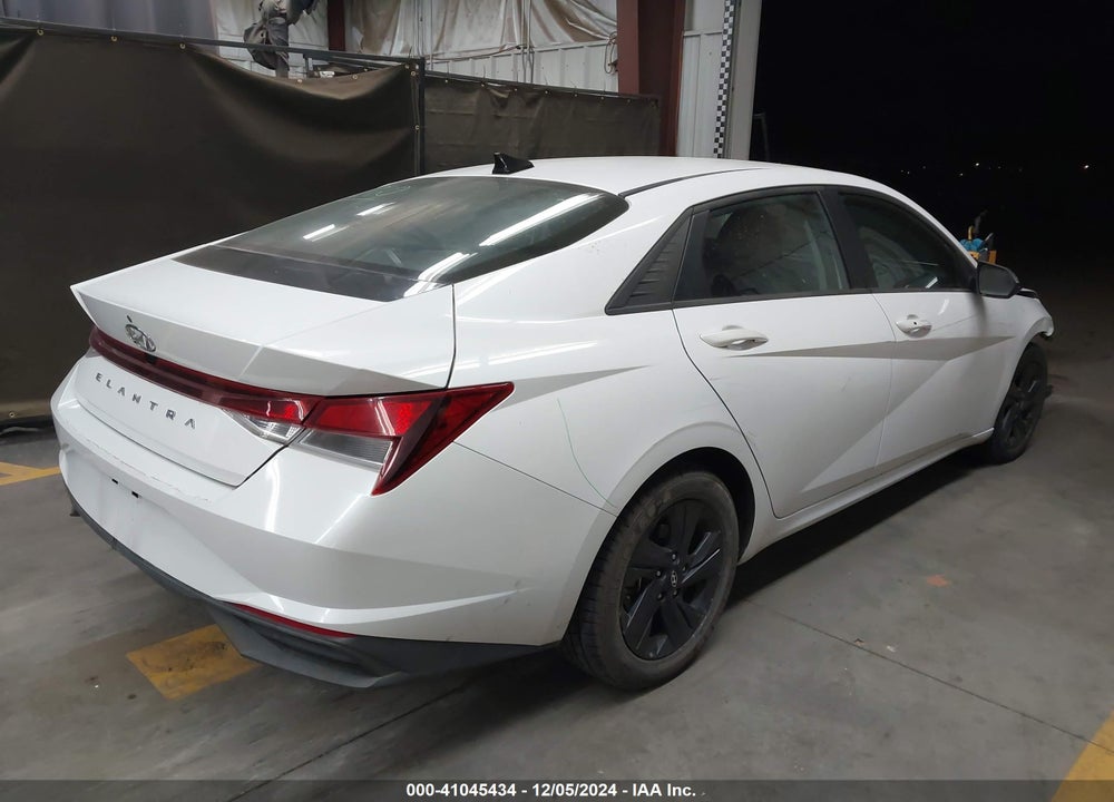 2021 HYUNDAI ELANTRA VIN: 5NPLM4AG8MH044809