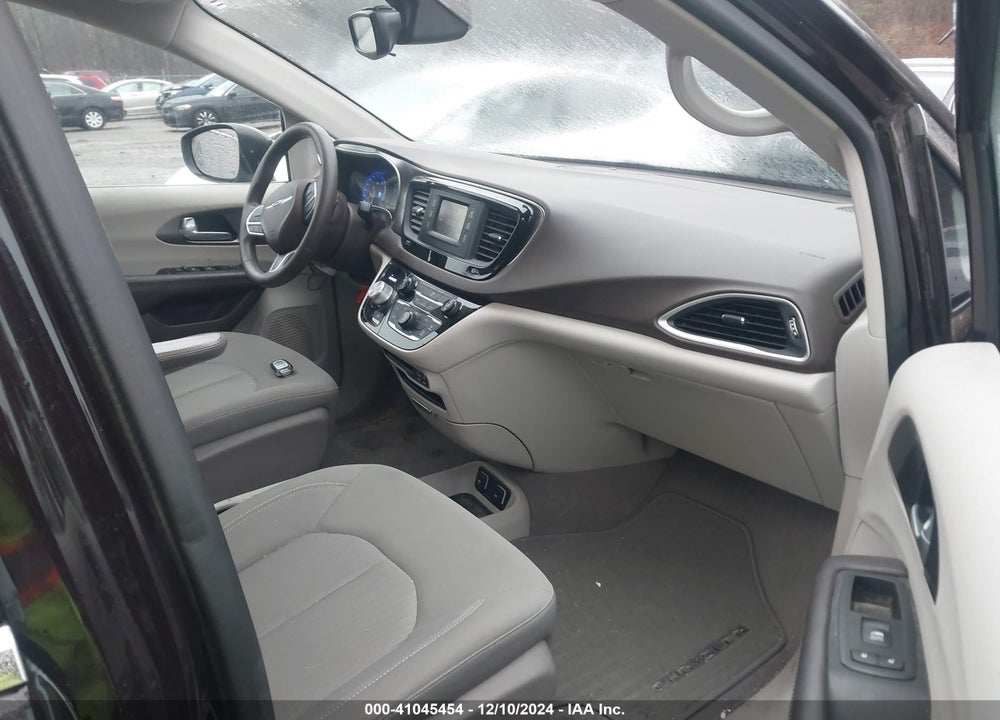 2017 CHRYSLER PACIFICA TOURING VIN: 2C4RC1DGXHR552179
