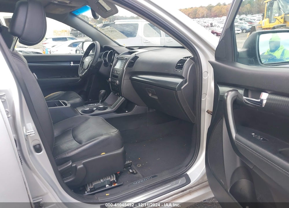 2011 KIA SORENTO SX V6 VIN: 5XYKW4A26BG160749