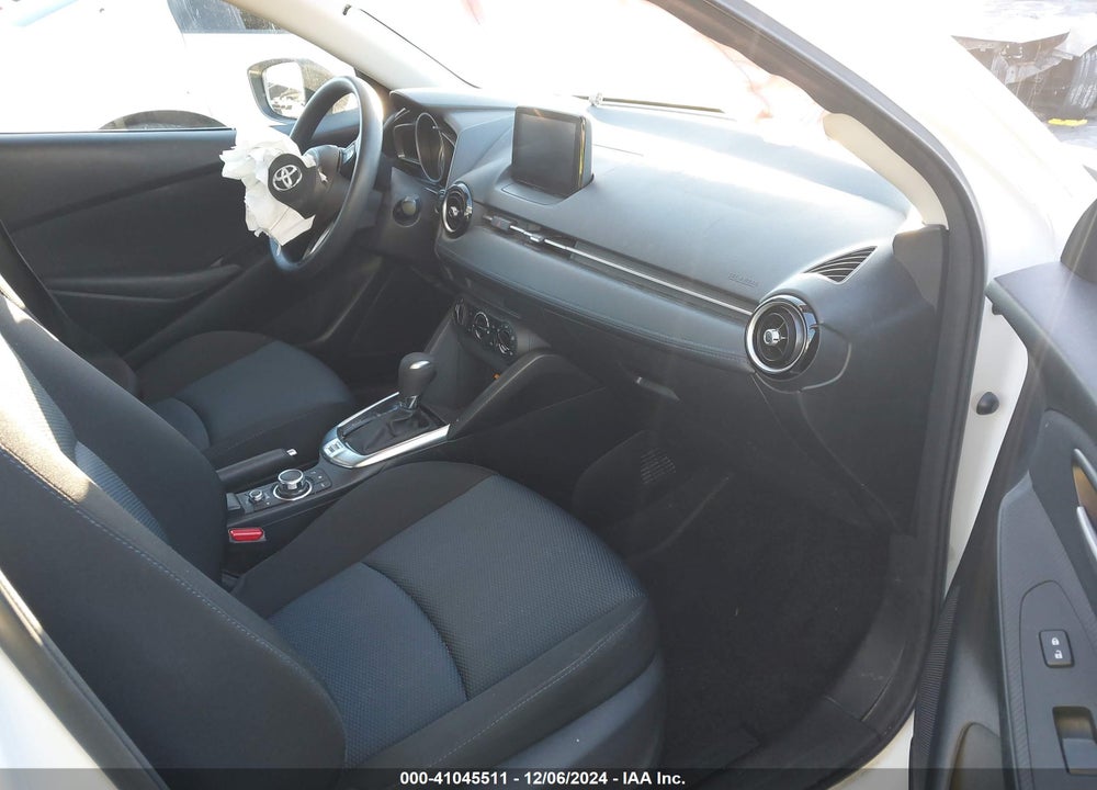 2020 TOYOTA YARIS LE VIN: 3MYDLBJV1LY702080