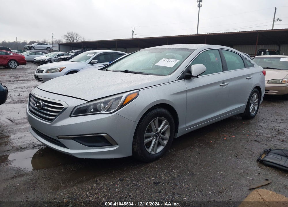 2016 HYUNDAI SONATA SE VIN: 5NPE24AF9GH371097