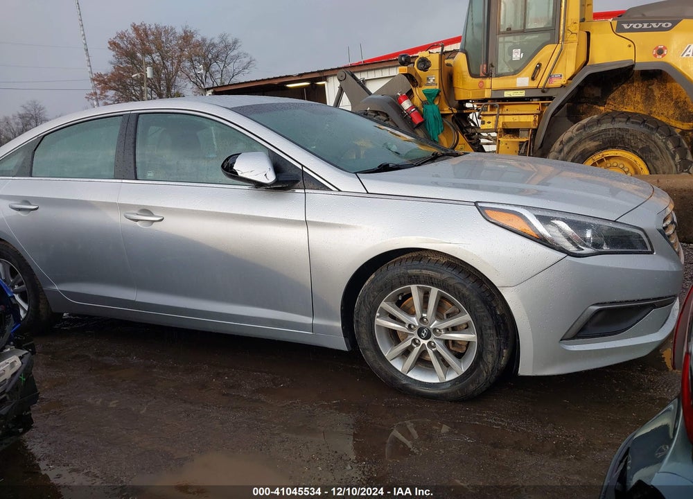 2016 HYUNDAI SONATA SE VIN: 5NPE24AF9GH371097