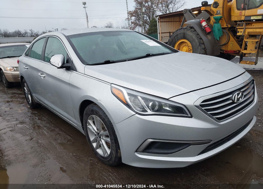 2016 HYUNDAI SONATA SE VIN: 5NPE24AF9GH371097