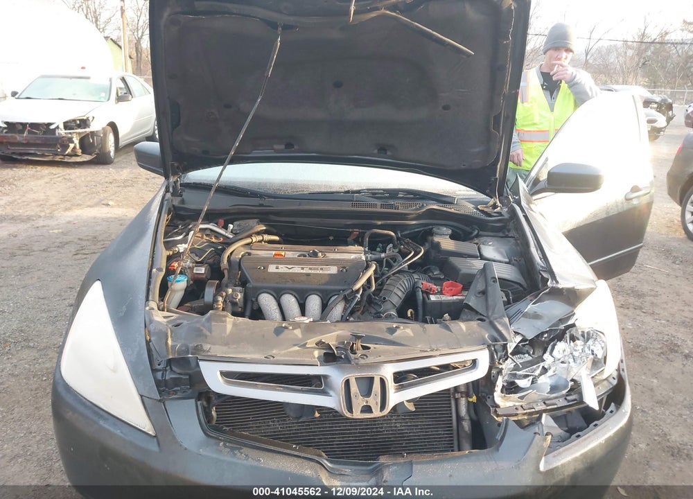 2004 HONDA ACCORD 2.4 LX VIN: 1HGCM563X4A076343