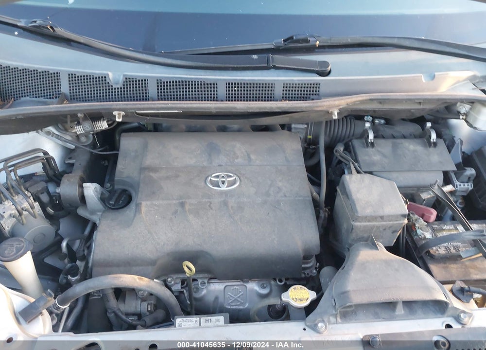 2014 TOYOTA SIENNA XLE V6 8 PASSENGER VIN: 5TDYK3DC9ES475668