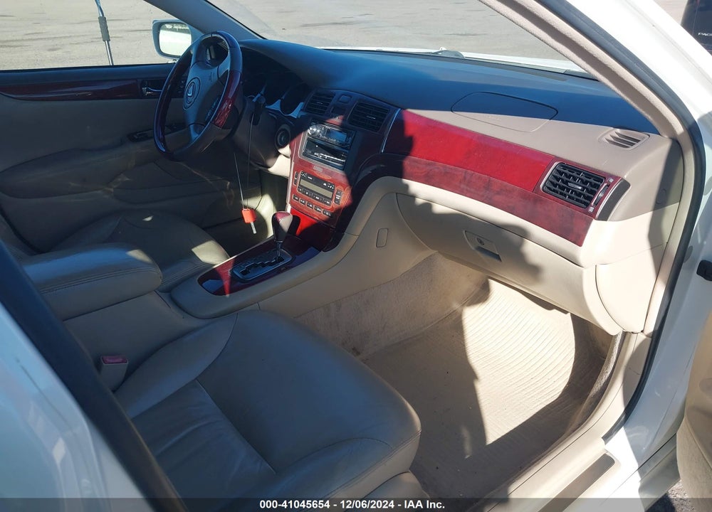 2002 LEXUS ES 300 VIN: JTHBF30G625037144