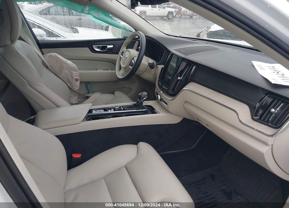 2020 VOLVO XC60 T5 INSCRIPTION VIN: YV4102RL8L1571664