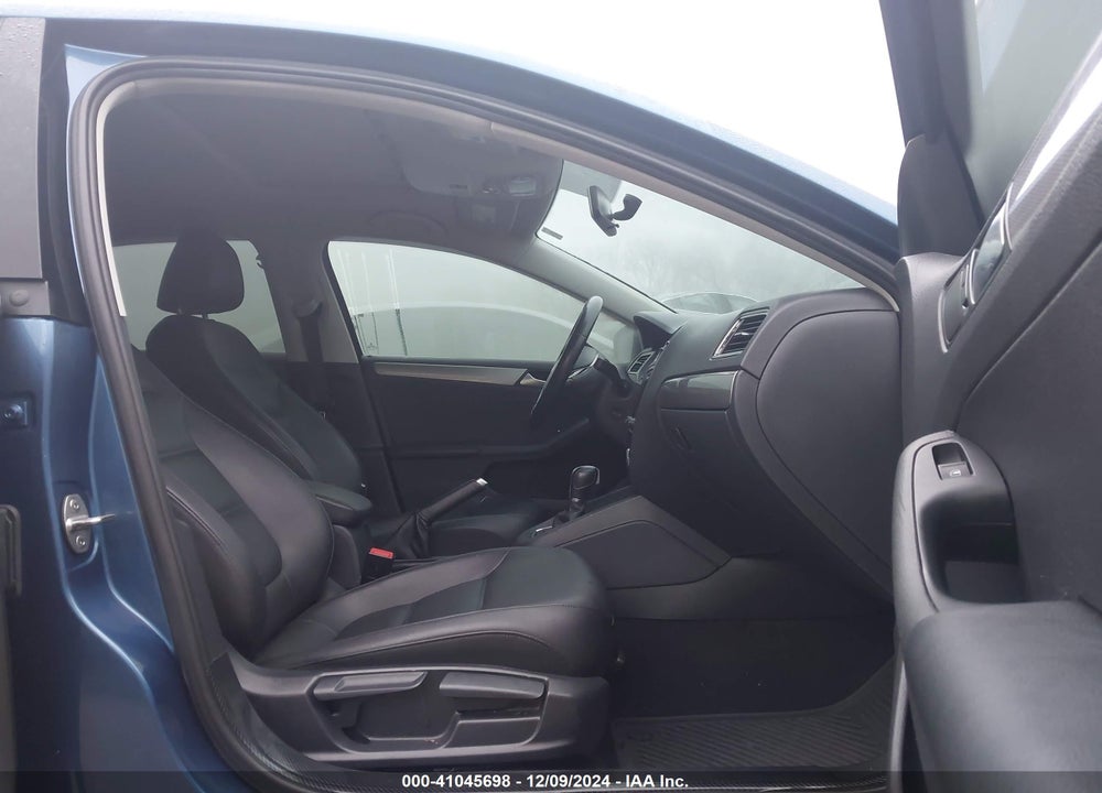 2017 VOLKSWAGEN JETTA 1.4T SE VIN: 3VWDB7AJ9HM316028