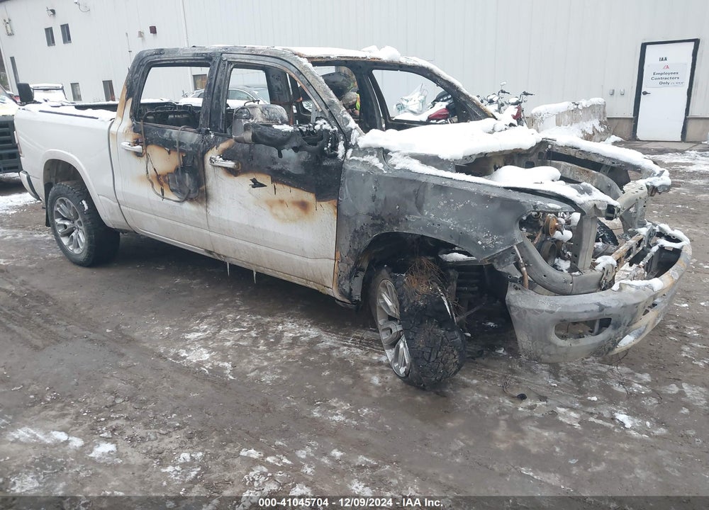 2019 RAM 1500 LAIE  4X4 5'7 BOX VIN: 1C6SRFJT8KN728396