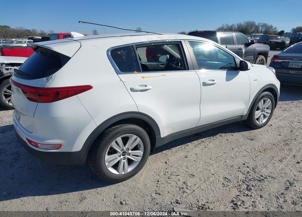 2019 KIA SPORTAGE LX VIN: KNDPMCAC9K7583420