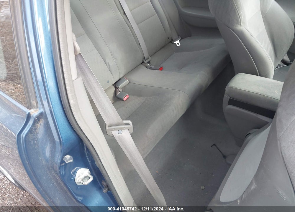 2010 HONDA CIVIC LX VIN: 2HGFG1B60AH509162