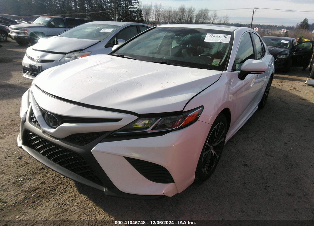 2018 TOYOTA CAMRY SE VIN: 4T1B11HK0JU650941