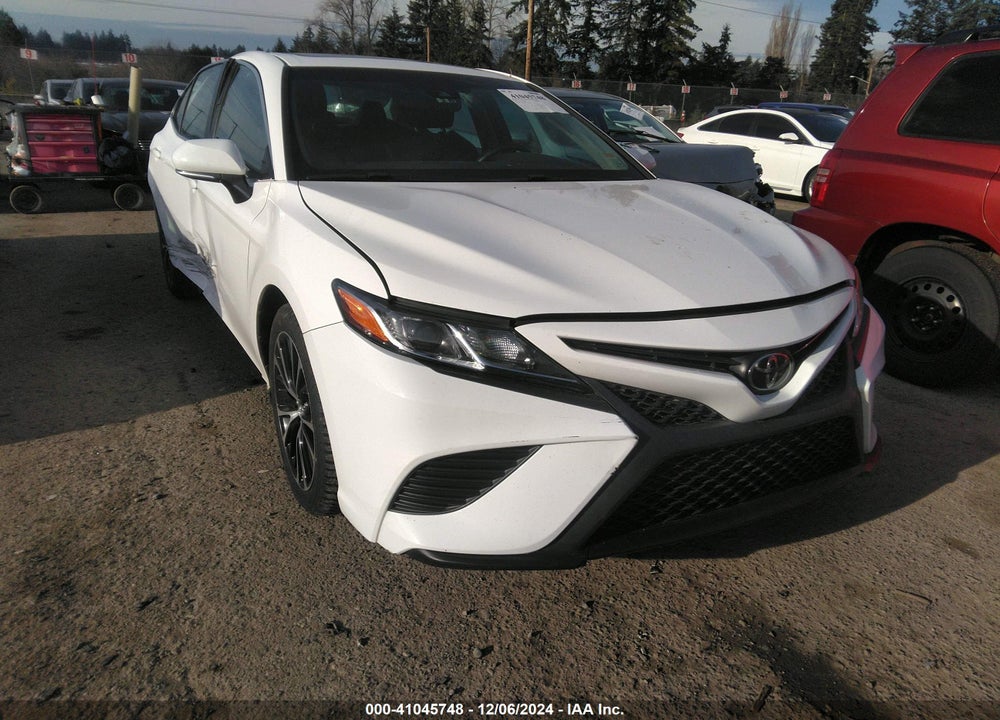 2018 TOYOTA CAMRY SE VIN: 4T1B11HK0JU650941
