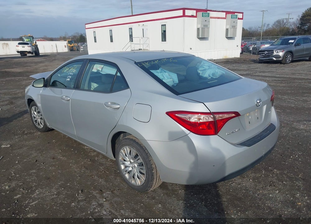 2018 TOYOTA COROLLA LE VIN: 2T1BURHE5JC013108
