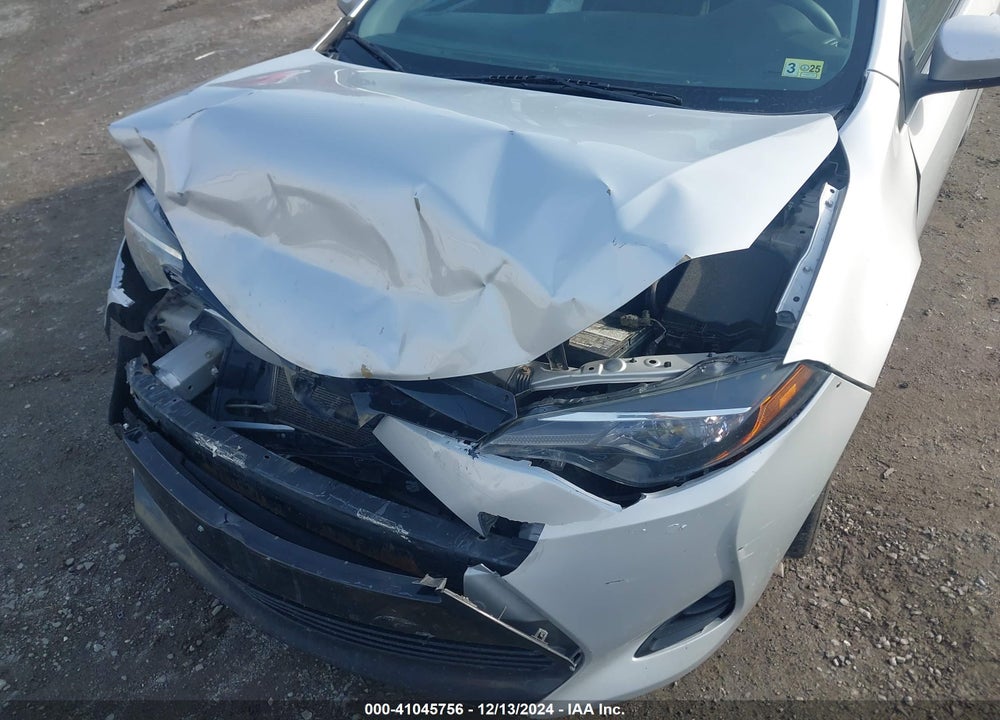 2018 TOYOTA COROLLA LE VIN: 2T1BURHE5JC013108