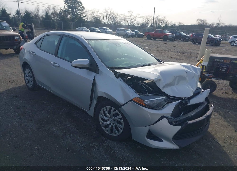 2018 TOYOTA COROLLA LE VIN: 2T1BURHE5JC013108