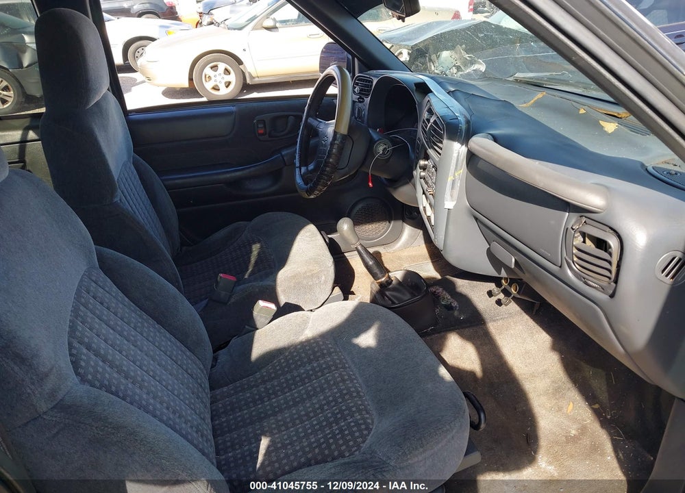 1998 CHEVROLET S-10 LS FLEETSIDE VIN: 1GCCS1943W8213442