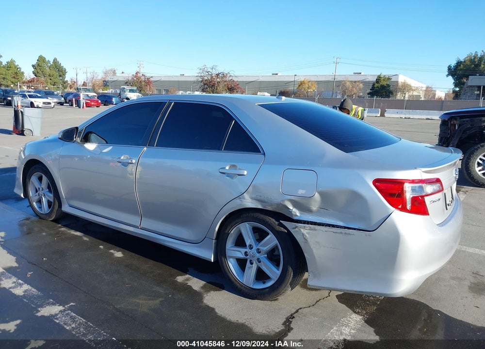 2013 TOYOTA CAMRY SE VIN: 4T1BF1FK4DU259719