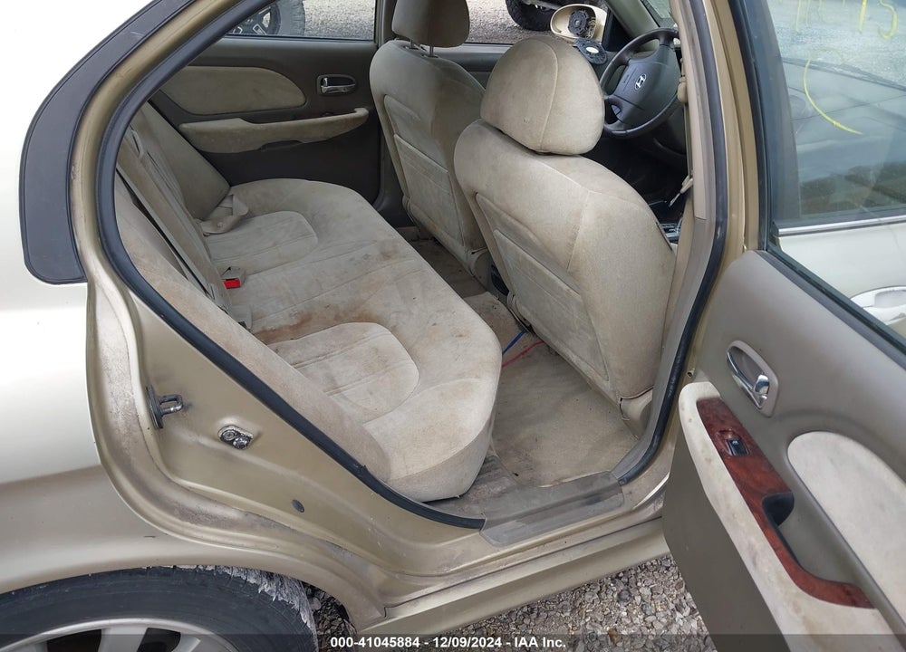 2004 HYUNDAI SONATA GLS/LX VIN: KMHWF35H04A056024