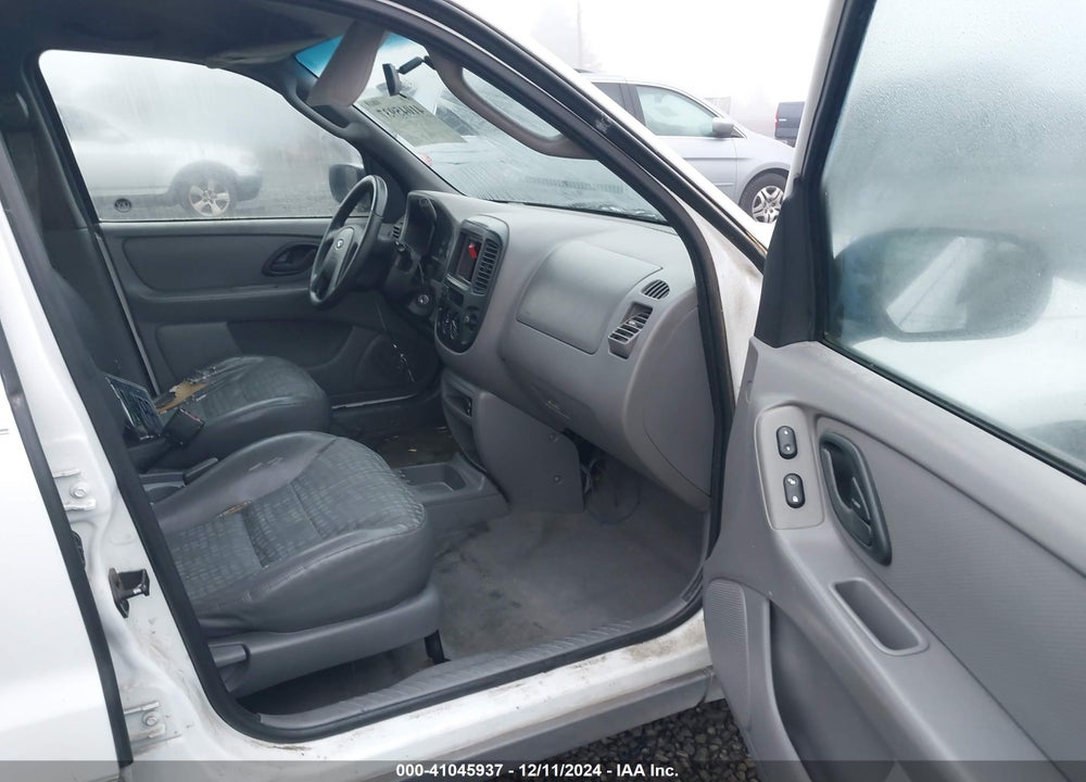 2001 FORD ESCAPE XLS VIN: 1FMYU02151KE73679