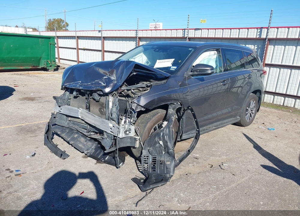 2017 TOYOTA HIGHLANDER XLE VIN: 5TDKZRFH2HS518037