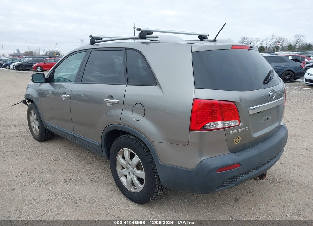 2011 KIA SORENTO LX VIN: 5XYKT4A13BG157727