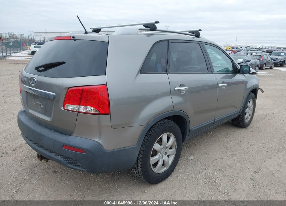 2011 KIA SORENTO LX VIN: 5XYKT4A13BG157727