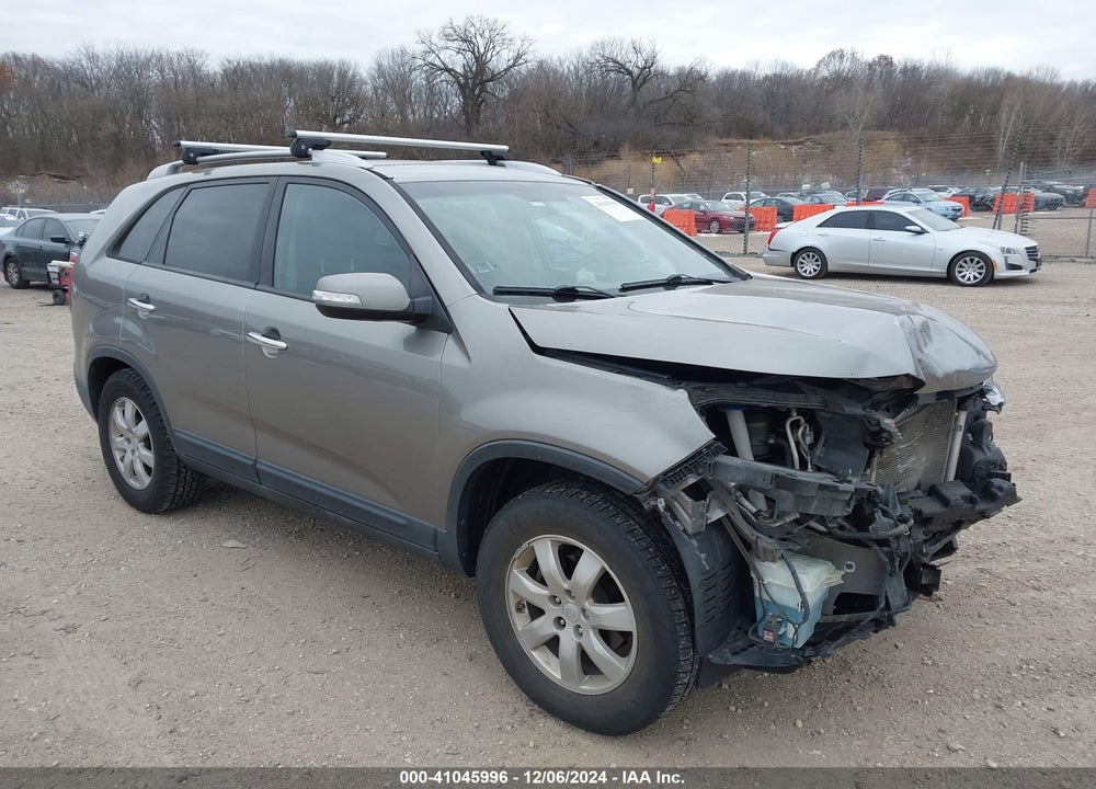 2011 KIA SORENTO LX VIN: 5XYKT4A13BG157727