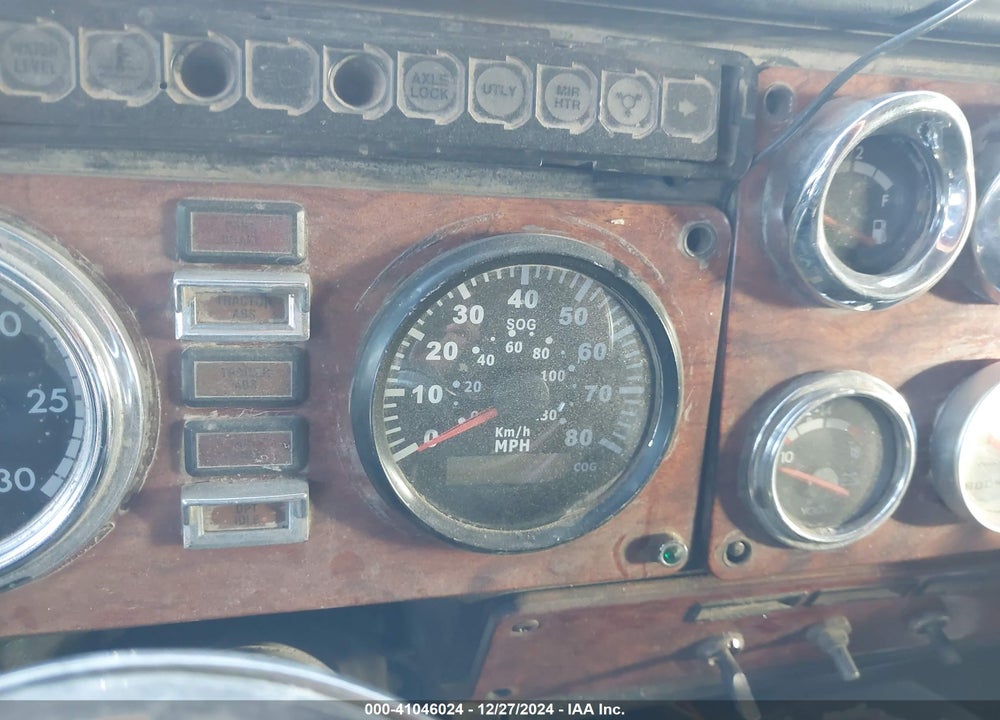 2000 FREIGHTLINER FLD FLD120 VIN: 1FUPCSZB1YLG17287