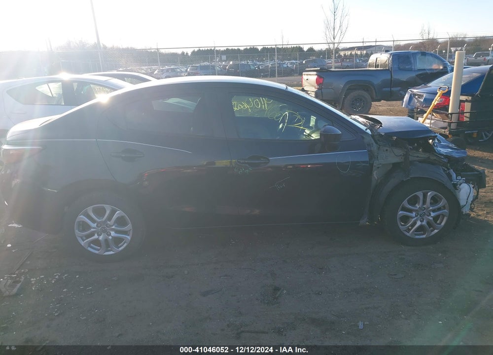 2016 SCION IA VIN: 3MYDLBZV8GY121783