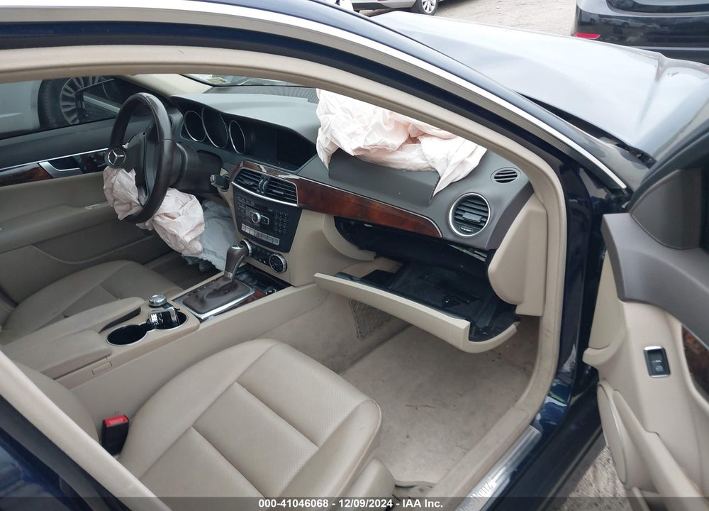 2014 MERCEDES-BENZ C 300 LUXURY 4MATIC/SPORT 4MATIC VIN: WDDGF8AB5EG186702