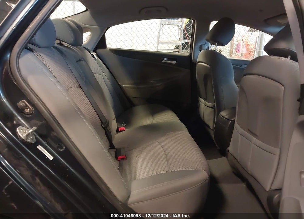 2011 HYUNDAI SONATA VIN: 5NPEB4AC5BH014546