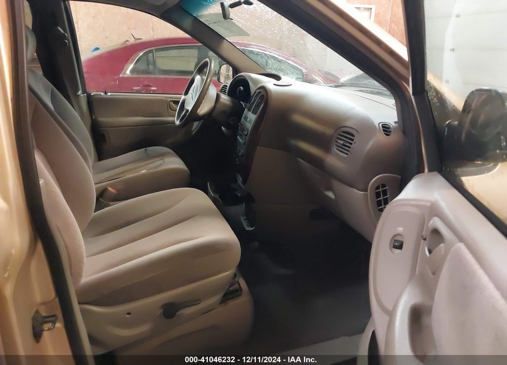2001 CHRYSLER TOWN & COUNTRY LX VIN: 2C8GT44L61R228043