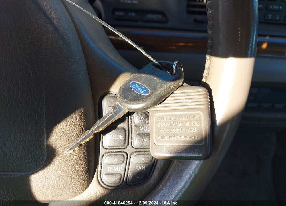 2003 FORD CROWN VICTORIA LX VIN: 2FAHP74W83X146602