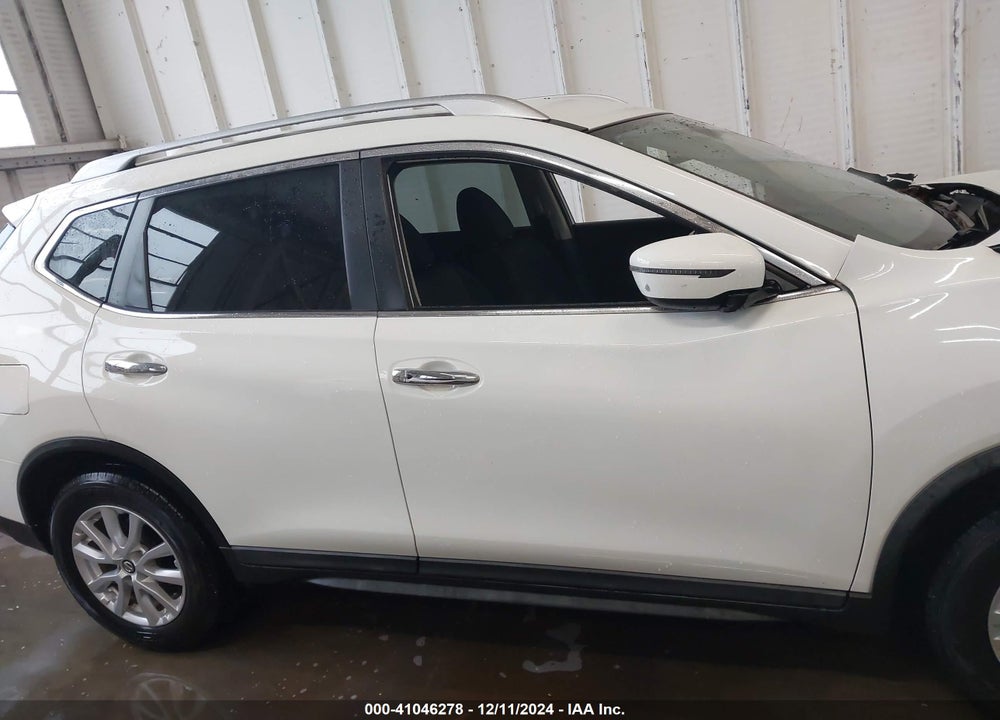 2018 NISSAN ROGUE SV VIN: KNMAT2MT6JP583565