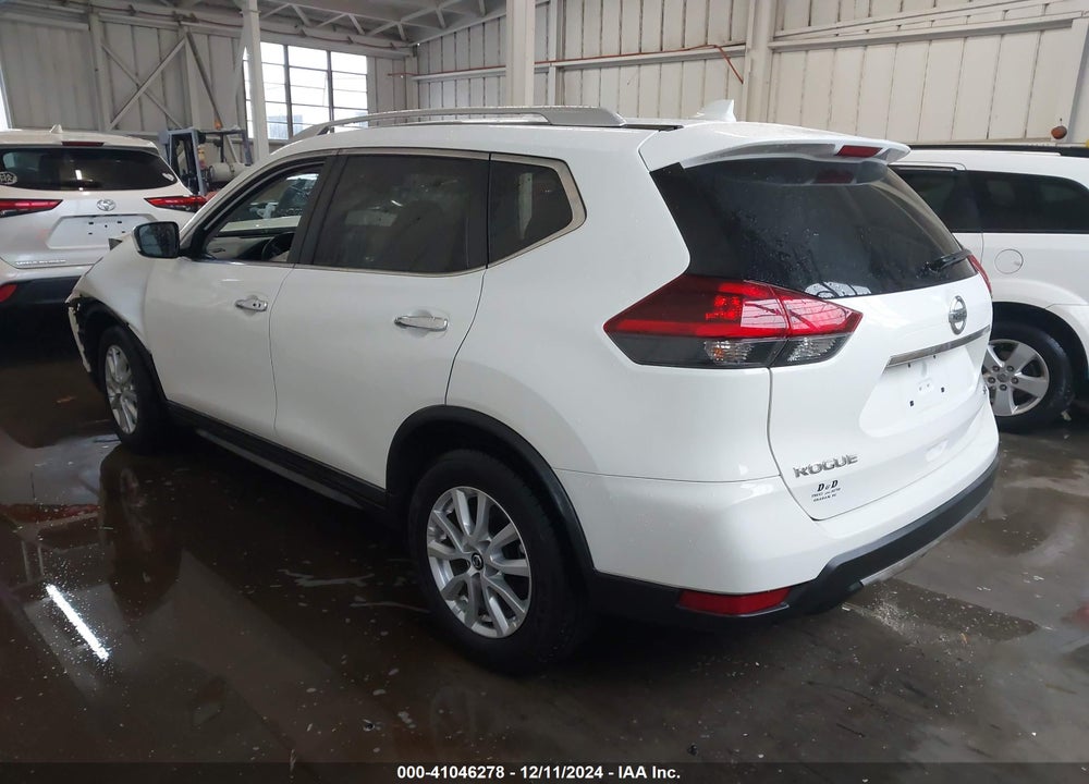 2018 NISSAN ROGUE SV VIN: KNMAT2MT6JP583565