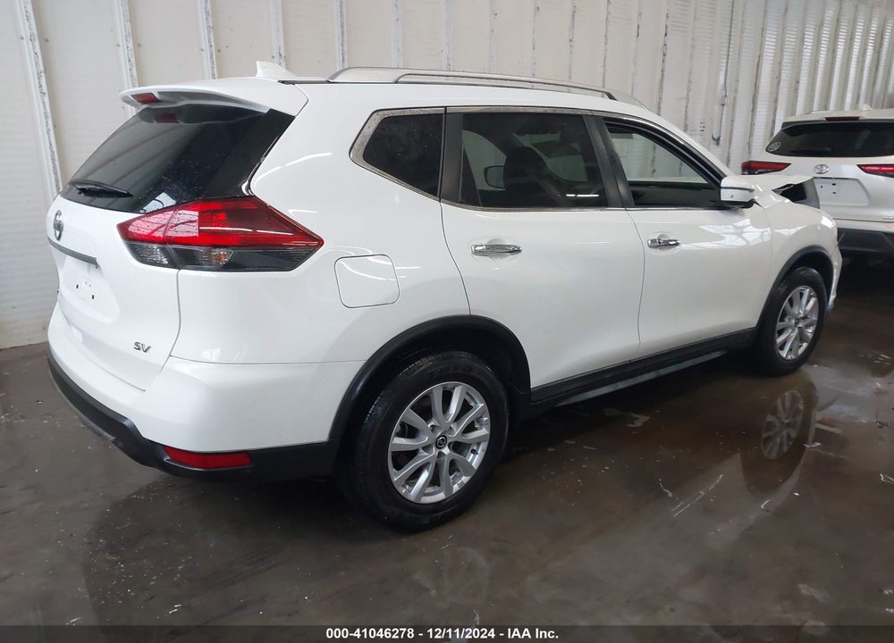 2018 NISSAN ROGUE SV VIN: KNMAT2MT6JP583565
