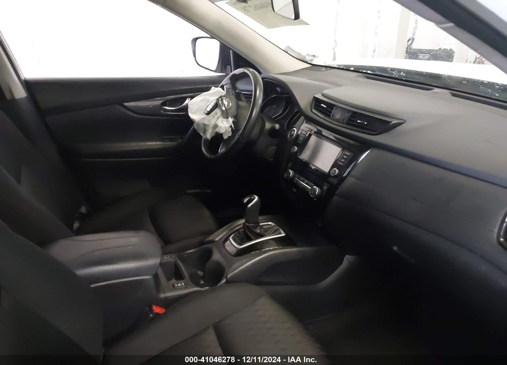 2018 NISSAN ROGUE SV VIN: KNMAT2MT6JP583565