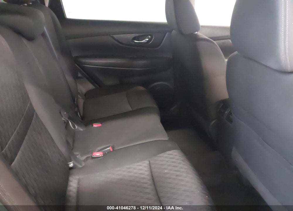 2018 NISSAN ROGUE SV VIN: KNMAT2MT6JP583565