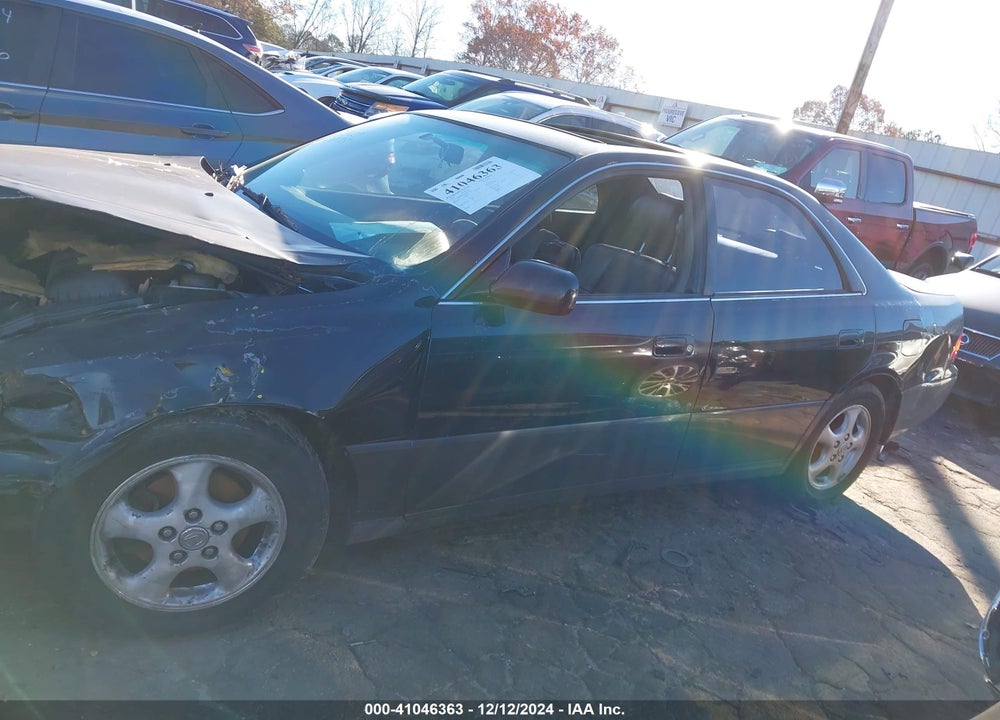 1998 LEXUS ES 300 VIN: JT8BF28G7W5013875