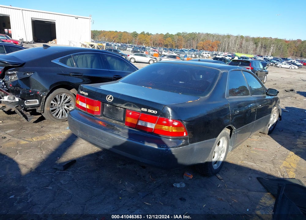 1998 LEXUS ES 300 VIN: JT8BF28G7W5013875