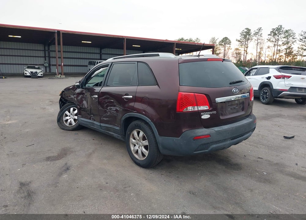 2013 KIA SORENTO LX VIN: 5XYKTCA60DG324554