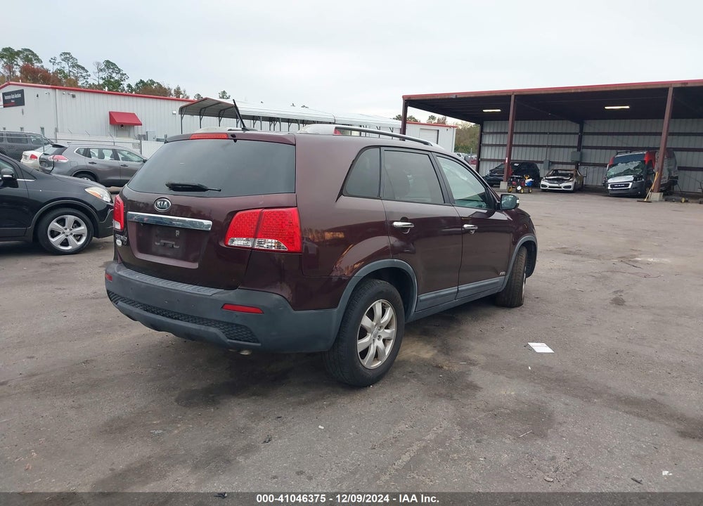 2013 KIA SORENTO LX VIN: 5XYKTCA60DG324554