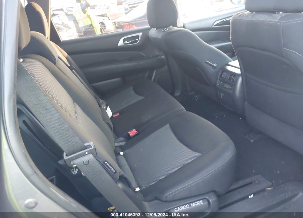 2018 NISSAN PATHFINDER SV VIN: 5N1DR2MM8JC607808
