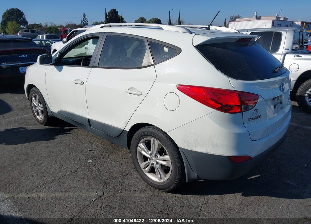 2011 HYUNDAI TUCSON GLS VIN: KM8JUCAC5BU211320