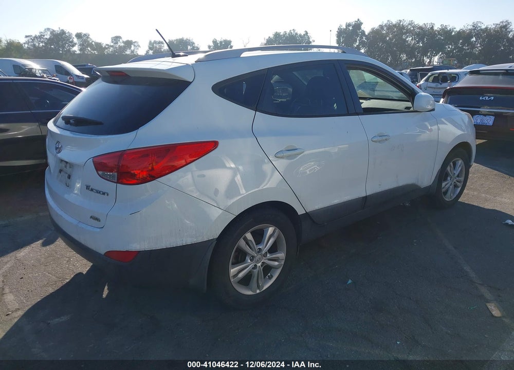 2011 HYUNDAI TUCSON GLS VIN: KM8JUCAC5BU211320
