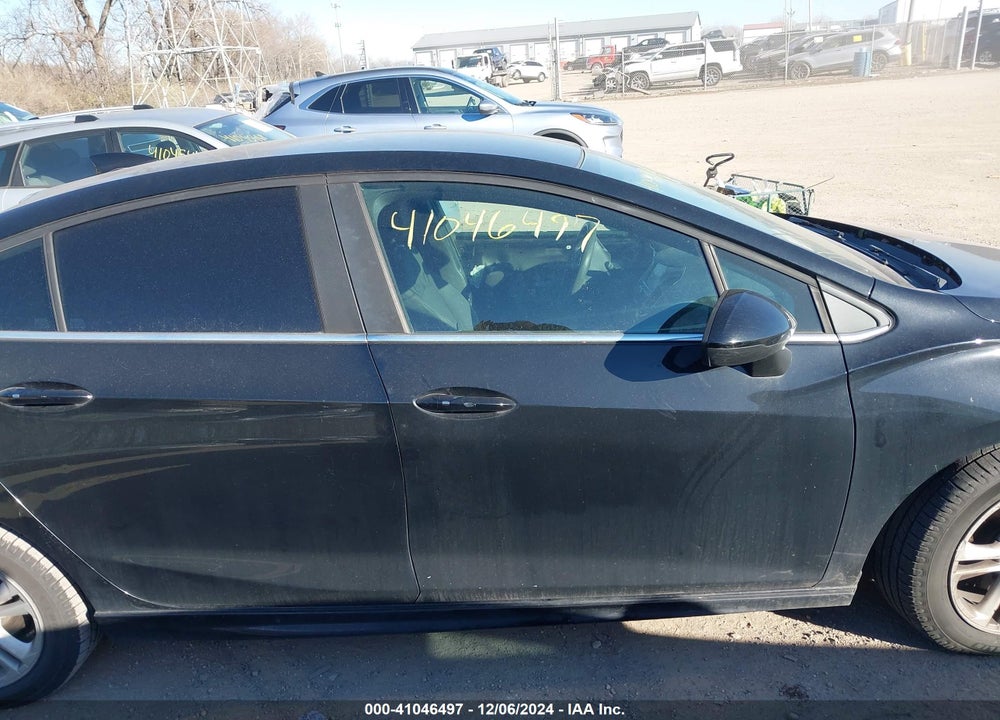 2017 CHEVROLET CRUZE VIN: 1G1BE5SM8H7112841